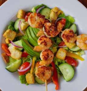 Ensalada de Camarón a la Parrilla