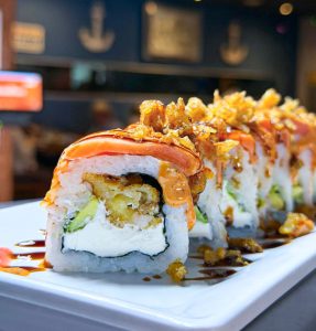 Salmón Crunchy Roll