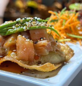 Tostada Won Ton de Salmón